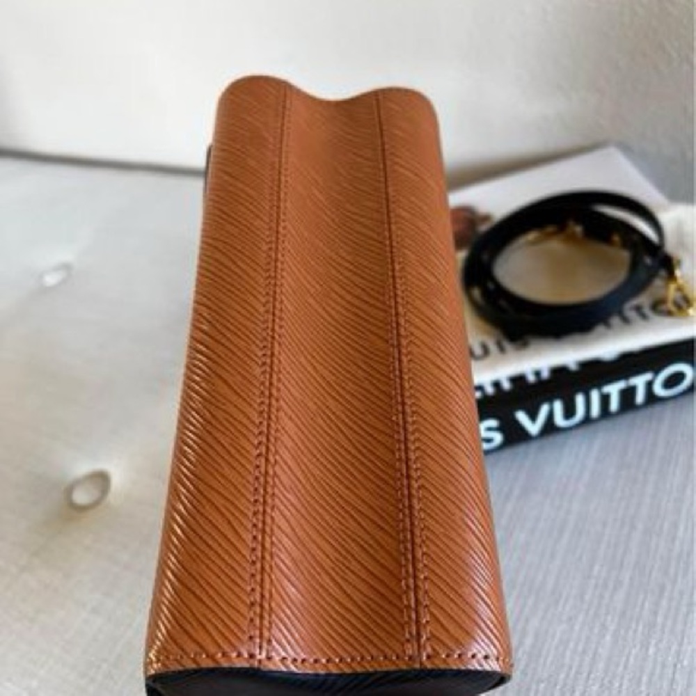Louis Vuitton TWIST MM - Picture 3 of 7